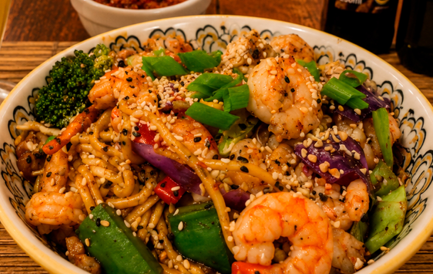 YAKISOBA DE CAMARÃO